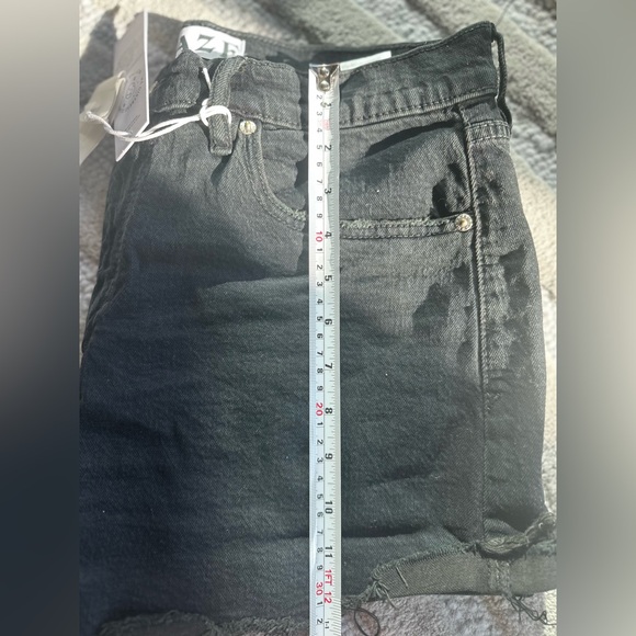 New with tag High rise black jean shorts Size 30 - Picture 5 of 7